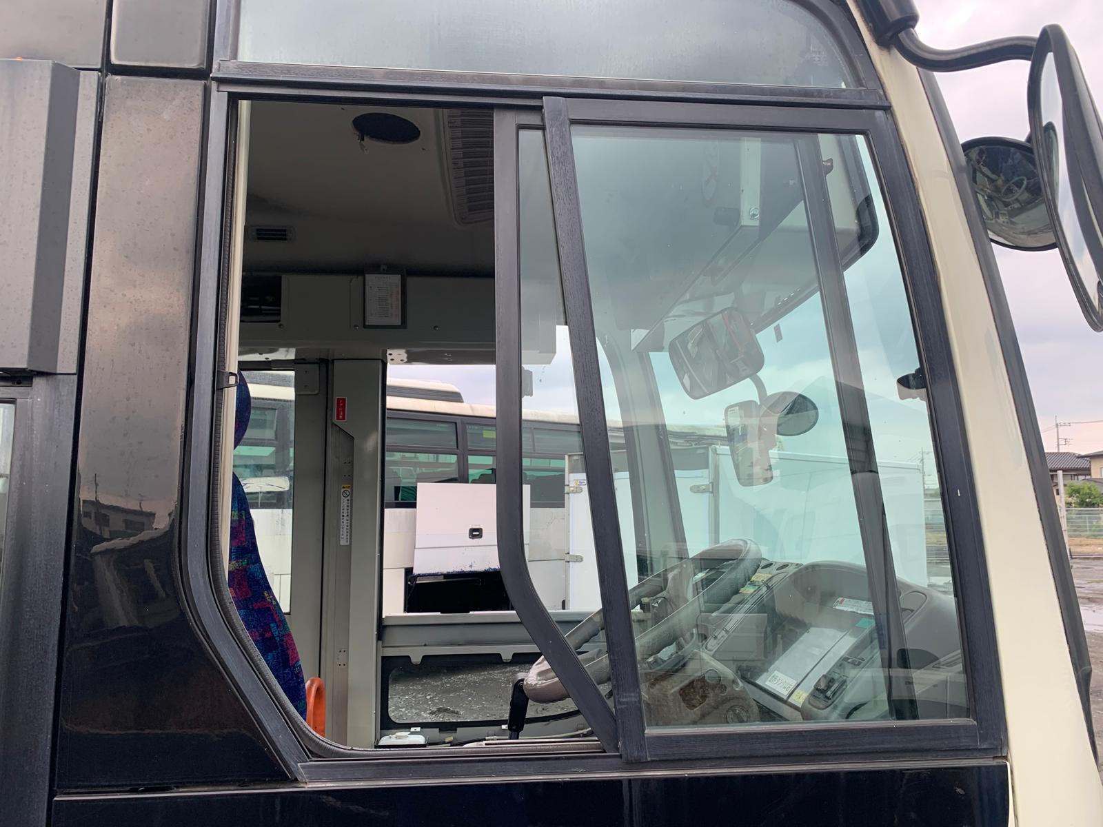 CE-AG-24-P2 | Hino Poncho Right Driver’s Side Glass