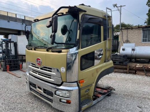 CD-AK-37 | Cabin only UD Trucks Cabin CG5ZA-00936 CG5ZA