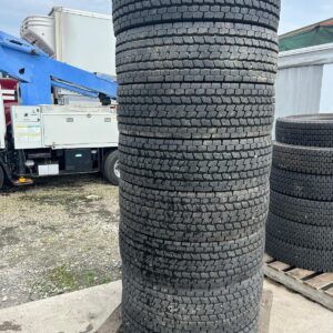 CG-AH-13-P1 | 265 70R19.5 ヨコハマ 2023年モデル 8本 トレッド残量80% スタッドレス冬用タイヤ uploads/parts/woocommerce/woo_14770_1.jpg