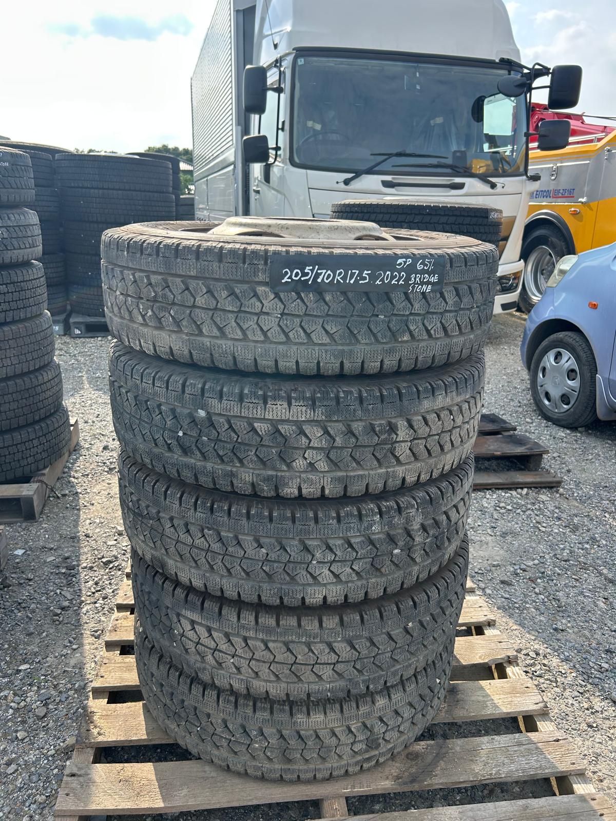 CG-AH-13-P4 | 205 70R17.5 Bridgestone 2022 Model 5 tires 60% tread Studless tires Winter tires Wheels