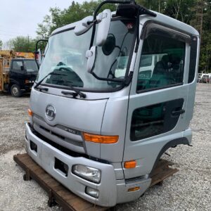 キャビンのみ UD UD トラックス キャビン MK38L-12986 TKG-MK38L 2014 年 3 月 【資料番号：CE-AE-43
