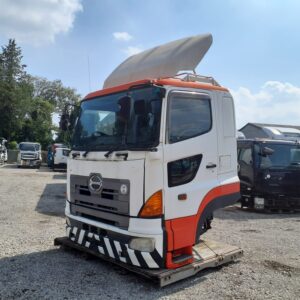 CD-AH-52 | Cabin only Hino Profia Cabin FW1EXW-12049 with bed and air guide plate uploads/parts/woocommerce/woo_8828_1.jpg