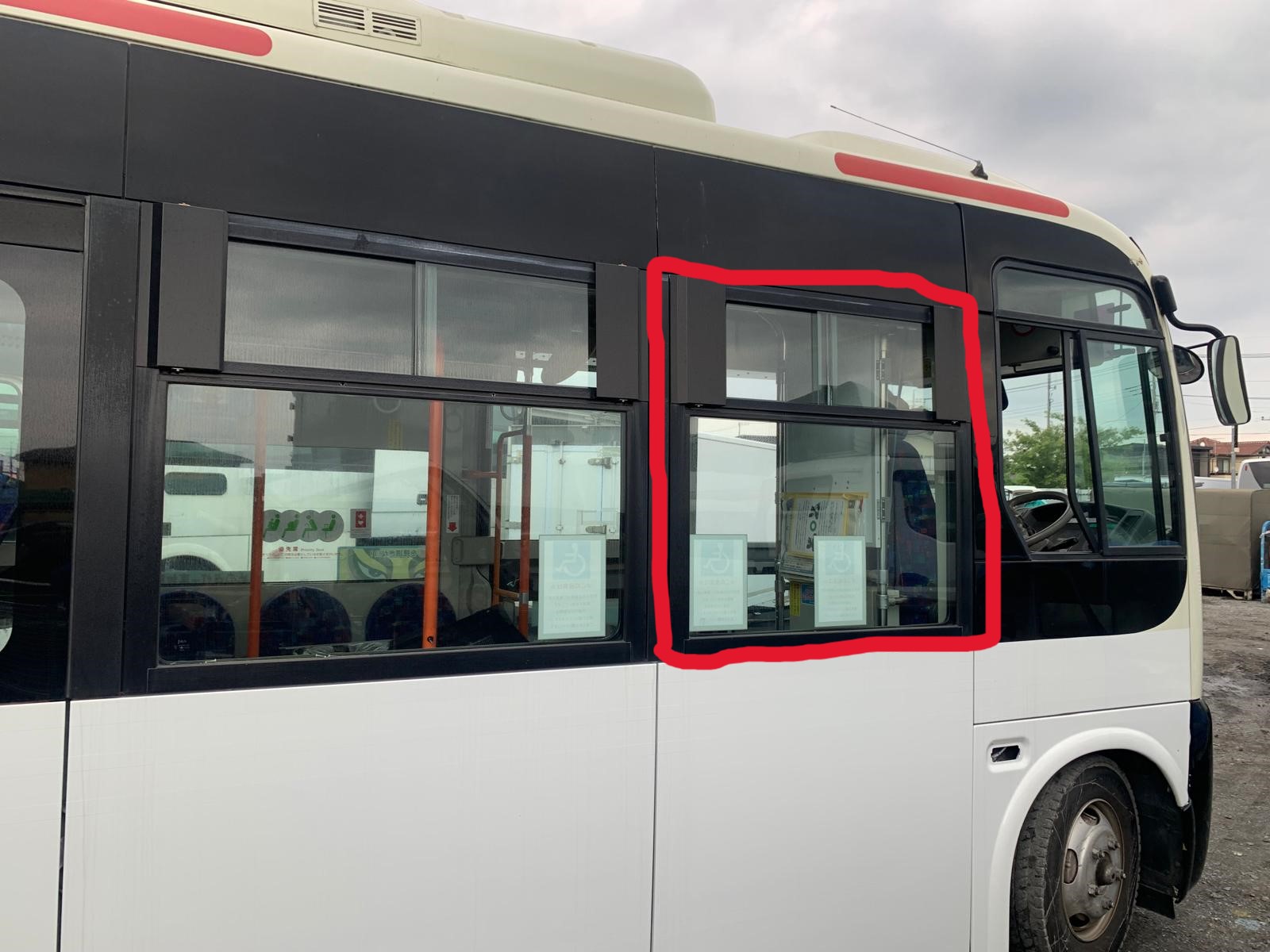 CE-AG-24-P3 | Hino Poncho Right Driver’s Side Front Glass