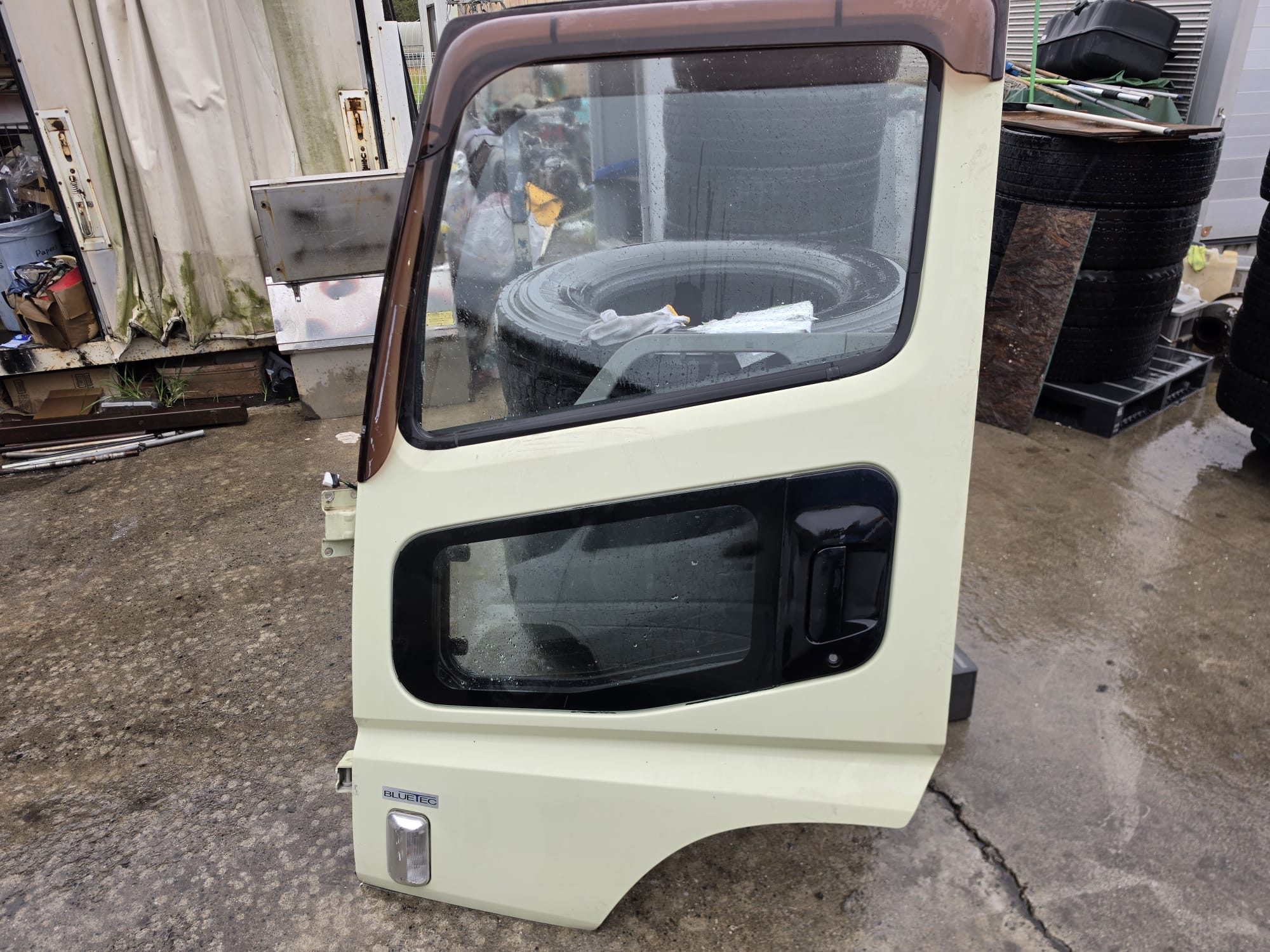 CG-P16 | Left door uploads/parts/featured/CG-P16_Left_door_featured_1.jpg