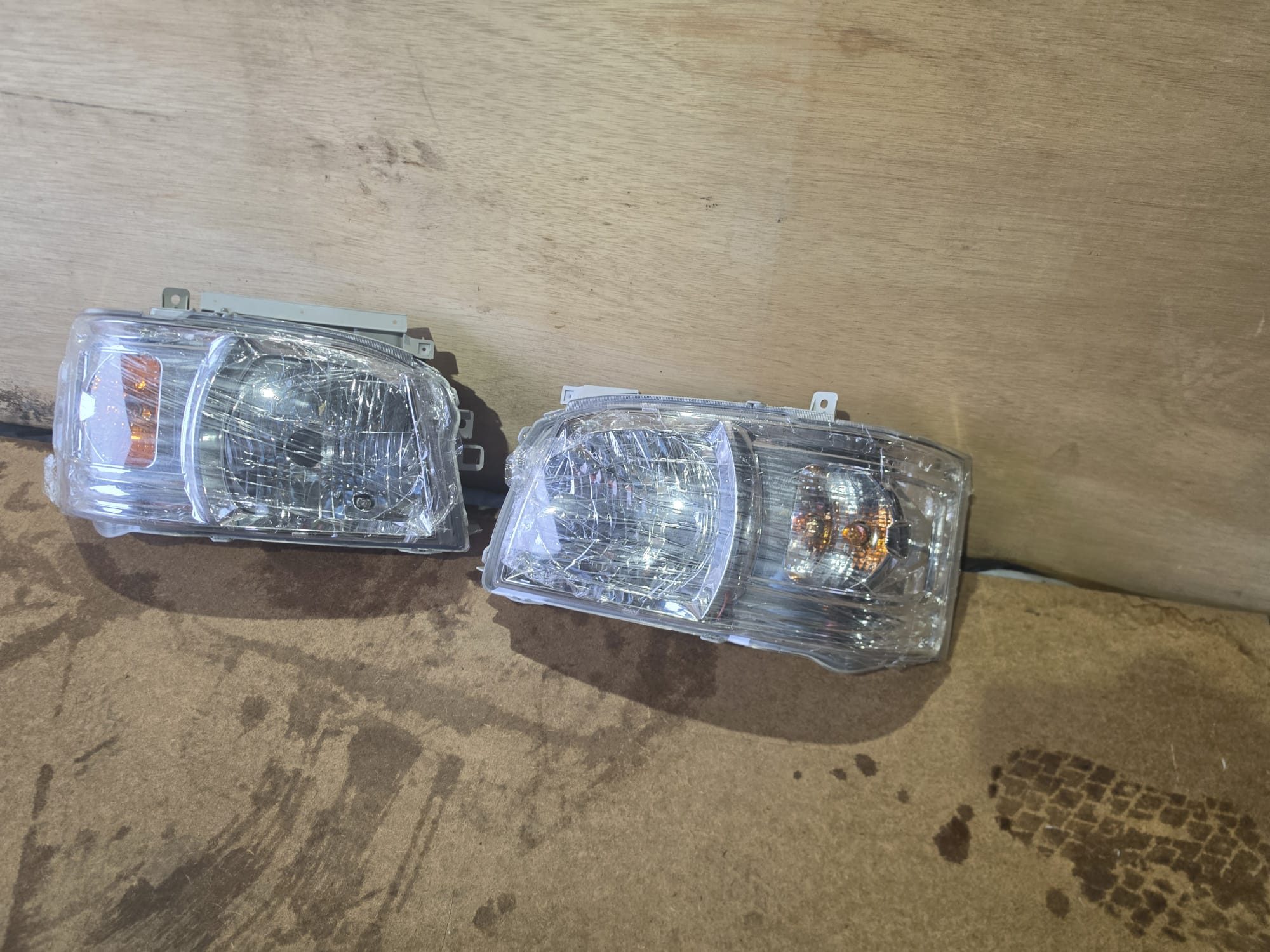CG-P35 | Headlights