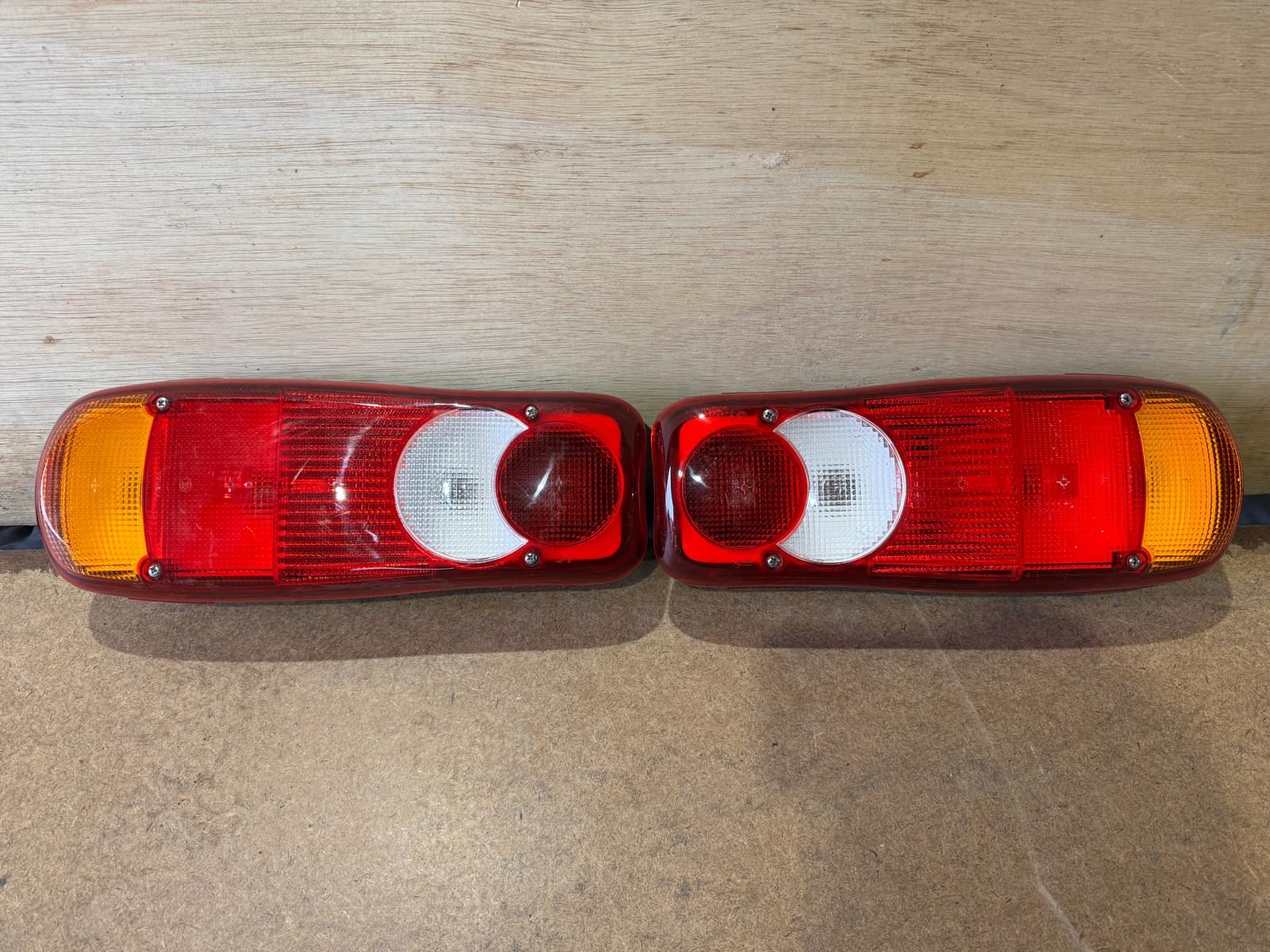 CG-P38 | Left and right tail lamp set for large trucks