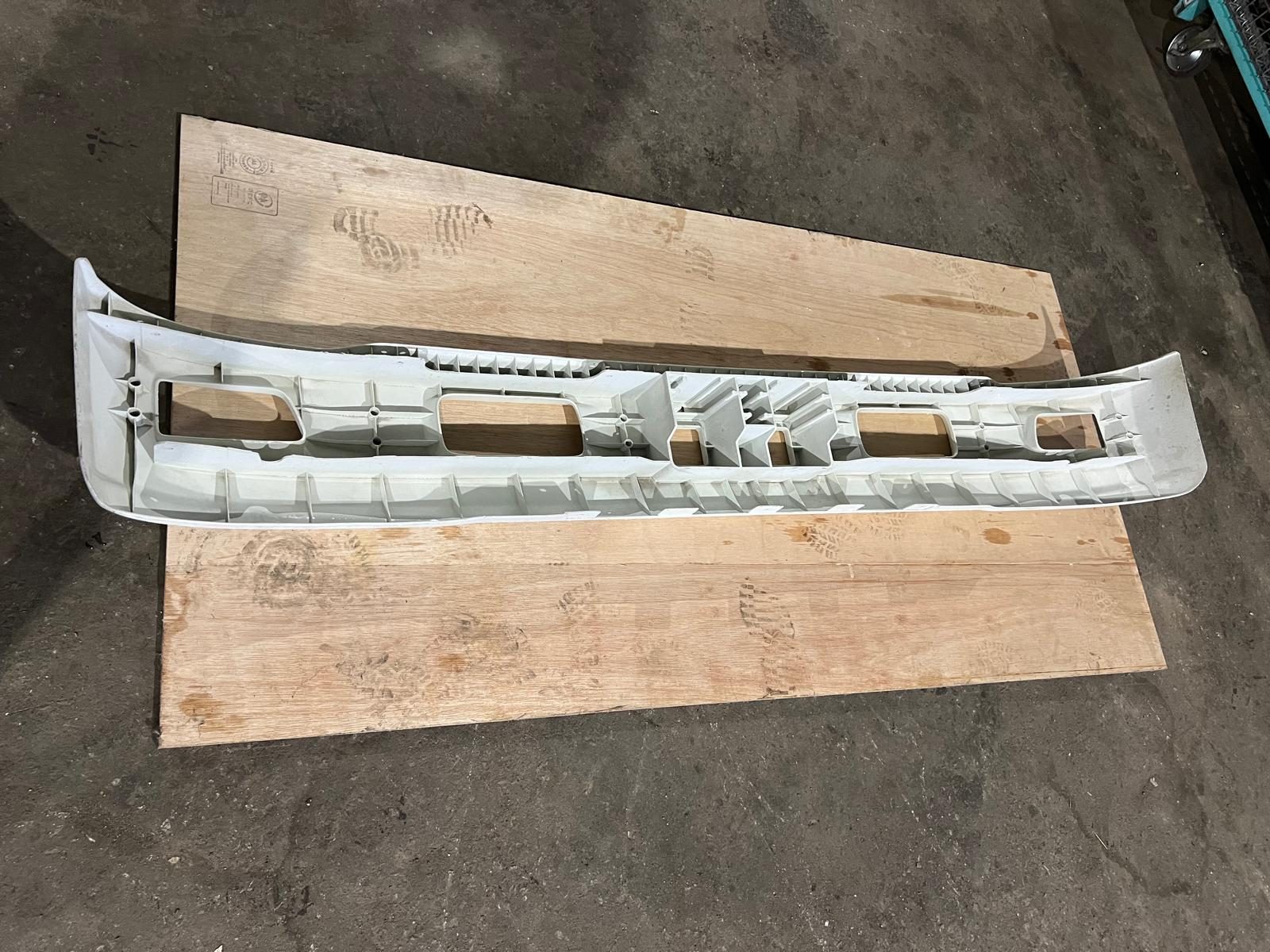 CG-P56 | Isuzu Elf NPR85 Front Bumper uploads/parts/CG-P56_Isuzu_Elf_NPR85_Front_Bumper_photo_4.jpg
